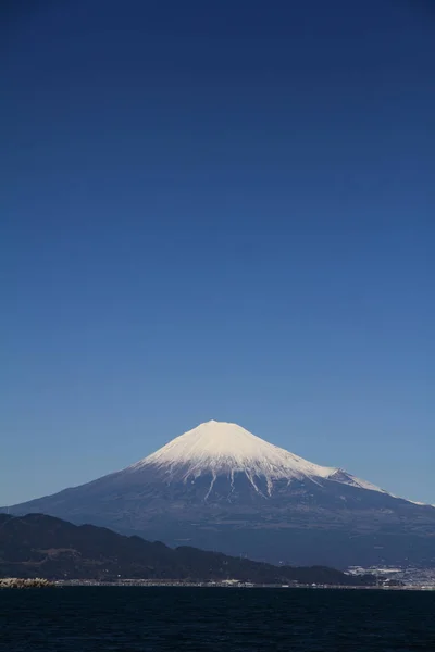 Mt. Fuji e mar, vista de Mihono Matsubara em Shizuoka, Japão — Fotografia de Stock