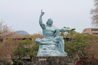 Barış heykeli Barış Parkı, Nagasaki, Japonya
