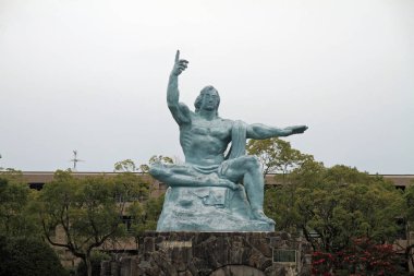 Barış heykeli Barış Parkı, Nagasaki, Japonya