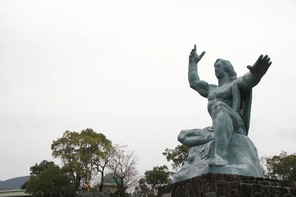 Peace statue in peace park, Nagasaki, Japan — Stock Photo, Image