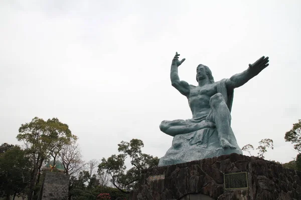 Peace statue in peace park, Nagasaki, Japan — Stock Photo, Image