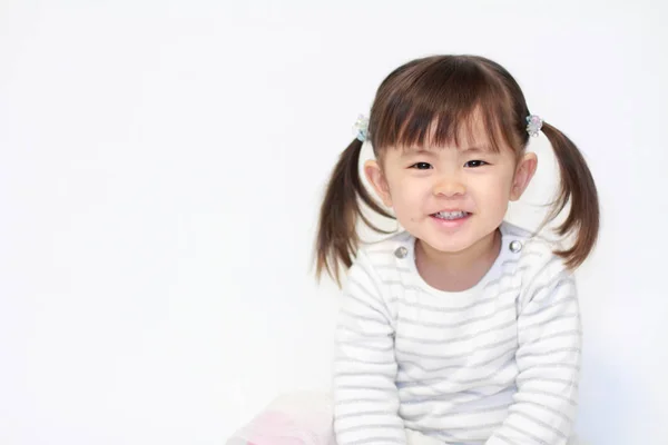 Sorrindo menina japonesa (2 anos ) — Fotografia de Stock