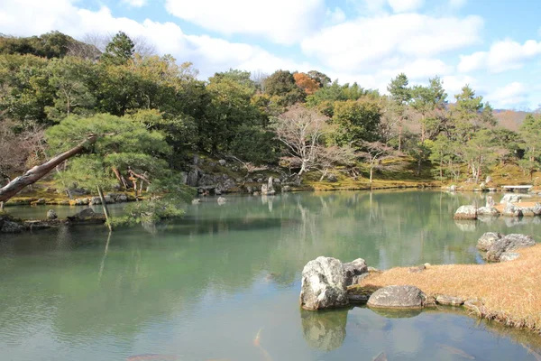 Jardim de lagoa de Sogen de Tenryu ji em Kyoto, Japão — Fotografia de Stock