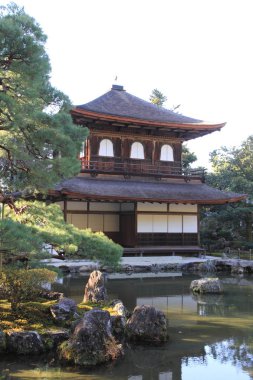 Gümüş Pavilion ve gölet Ginkaku Ji Kyoto, Japonya