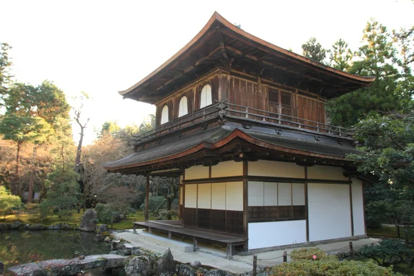 Pavillon en argent et étang de Ginkaku ji à Kyoto, Japon — Photo