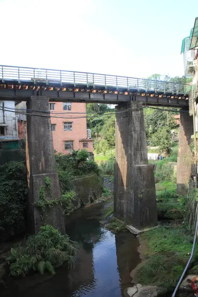 Puente ferroviario en la línea Pingxi en Pingxi, Taiwán — Foto de Stock