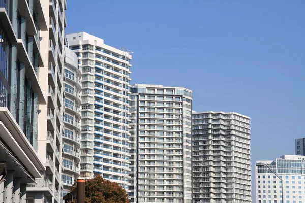 Vysoké rise kondominium v Yokohama Sakuragicho 21, Japonsko — Stock fotografie