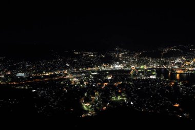 Nagasaki, Japonya üstünden mount Inasa gece görünümü