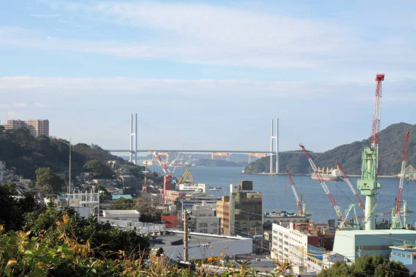 Bahía de Nagasaki y puente Megami en Nagasaki, Japón — Foto de Stock