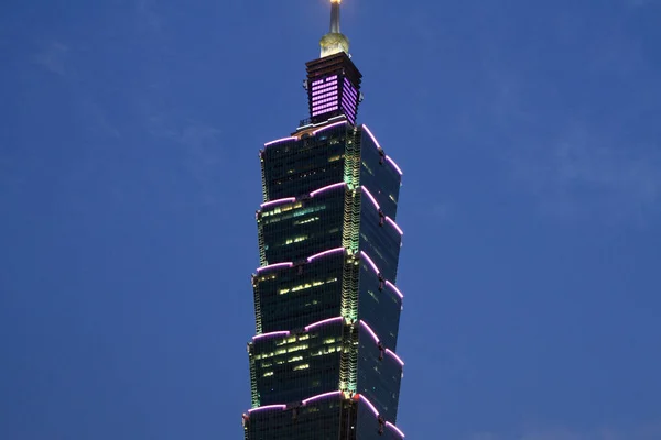 Ταϊπέι 101, υψηλή άνοδο του κτιρίου στην Ταϊπέι, Ταϊβάν (σκηνή νύχτα) — Φωτογραφία Αρχείου