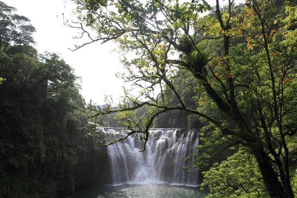 Shifen waterfall in Shifen, Taipei, Taiwan — Stock Photo, Image