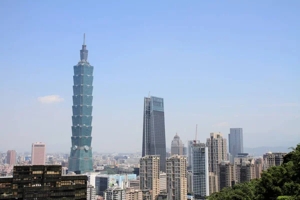 Taipei 101 da montanha Xiang em Taipei, Taiwan — Fotografia de Stock