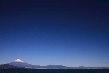 Mt. Fuji ve deniz, görüntülemek Mihono Matsubara Shizuoka, Japonya üzerinden