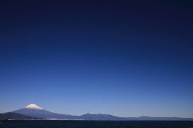 Mt. Fuji ve deniz, görüntülemek Mihono Matsubara Shizuoka, Japonya üzerinden