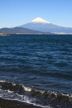 Mt. Fuji ve deniz, görüntülemek Mihono Matsubara Shizuoka, Japonya üzerinden