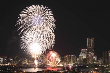 Fireworks uygulamasında Yokohama bağlantı noktası Festivali, Kanagawa, Japonya