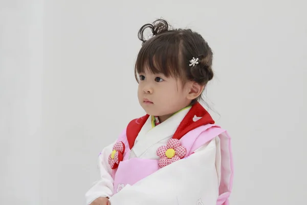 7-5-3 节 （3 岁的日本女孩) — 图库照片