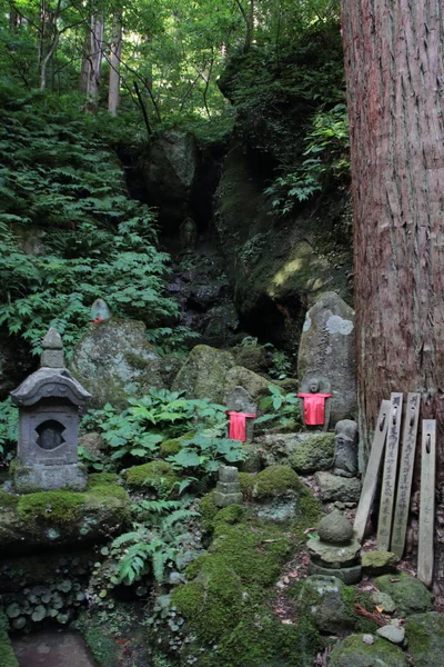 日本山形县的 risshaku ji (yamadera) 的方法 — 图库照片