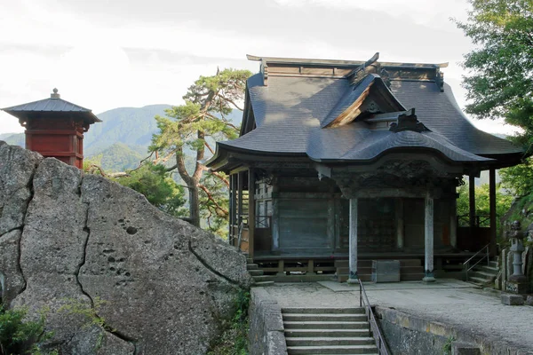 Sutra repository och Kaisando av Risshaku ji (Yamadera) i Yamagata, Japan — Stockfoto