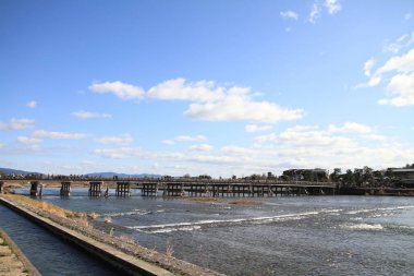 Togetsu köprüden Katsura nehir Kyoto, Japonya