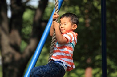 Japon çocuk uçan tilki (4 yaşında ile oynamak)