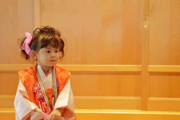 Menina japonesa no festival Seven-Five-Three (3 anos de idade ) — Fotografia de Stock