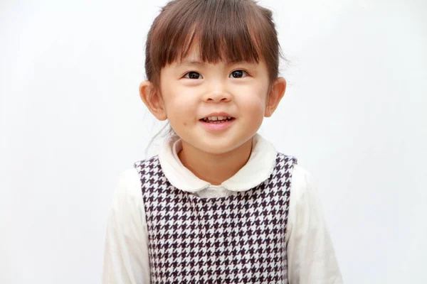 Sonriente chica japonesa (3 años) (espalda blanca ) — Foto de Stock