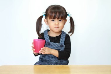 Japon kız içme suyu (3 yaşında)