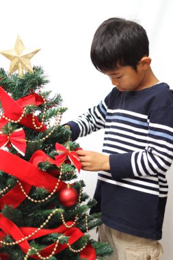 Japon çocuk Noel ağacı süsleme (ikinci sınıf ilköğretim okulunda)