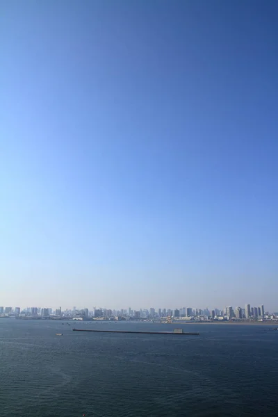 Panoráma města Tokia a Tokyo bay od Tokyo gate bridge v Japonsku — Stock fotografie