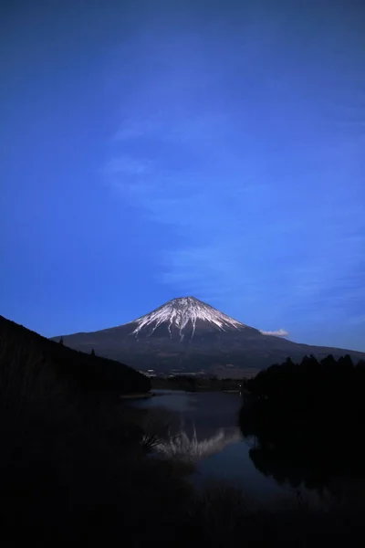 富士山、田貫湖、静岡県 (夜のシーンからの眺め) — ストック写真