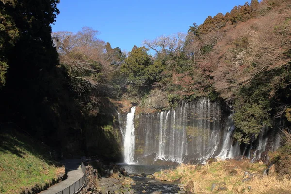 白瀑布在日本静冈 — 图库照片