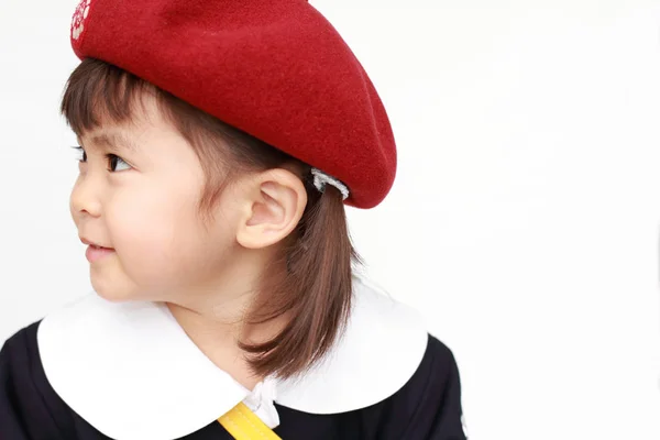 Japonesa chica en kindergarten uniforme (3 años de edad ) — Foto de Stock