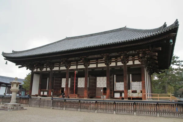 Восточный золотой зал храма Кохфуку в Наре, Япония — стоковое фото