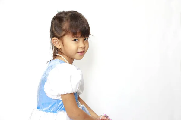 드레스를 입은 일본인 소녀 ( 프로필 ) (4 세 )) — 스톡 사진