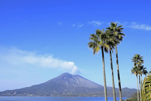 Sakurajima em Kagoshima, Japão, vista da península de Osumi — Fotografia de Stock