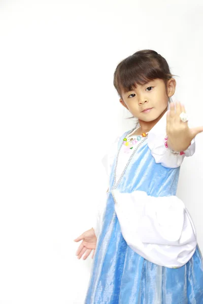 Japanese girl in a dress (4 years old) — Stock Photo, Image