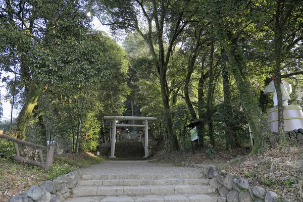 Torii cancello del santuario di Amano iwato edificio est, Miyazaki, Giappone — Foto Stock
