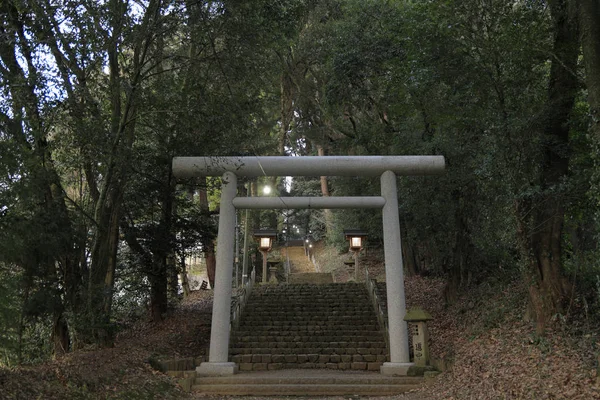 Torii porte du temple Amano iwato bâtiment est, Miyazaki, Japon — Photo