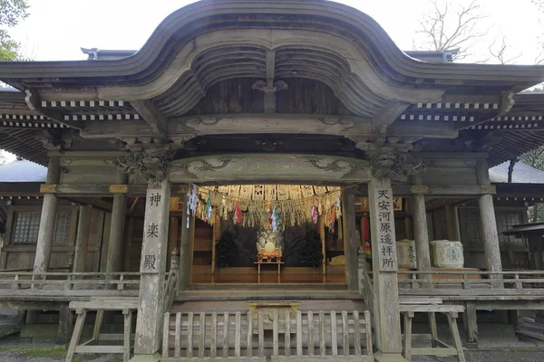 Sala da ballo del santuario di Amano iwato edificio ovest, Miyazaki, Giappone — Foto Stock