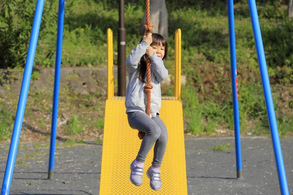 Niña Japonesa Años Jugando Con Zorro Volador — Foto de Stock