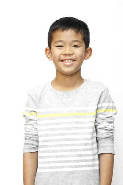 Посміхаючись Японському Хлопчику Четвертого Класу Початкової Школи — стокове фото