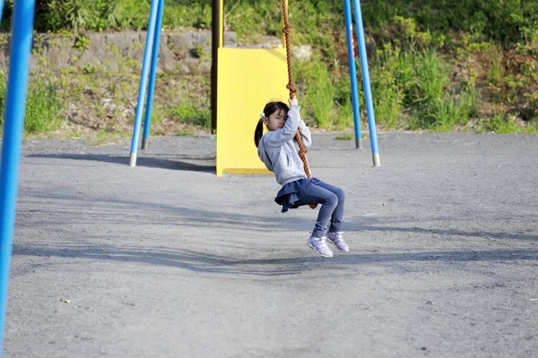 Japans Meisje Jaar Oud Spelen Met Vliegende Vos — Stockfoto