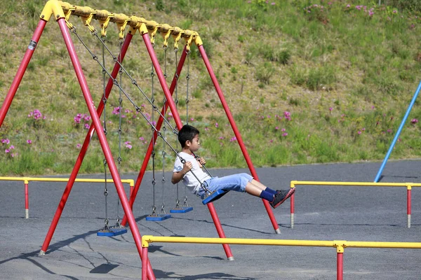 Japansk Pojke Gång Femte Klass Grundskolan — Stockfoto