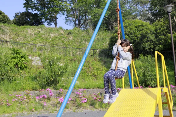 Niña Japonesa Años Jugando Con Zorro Volador — Foto de Stock