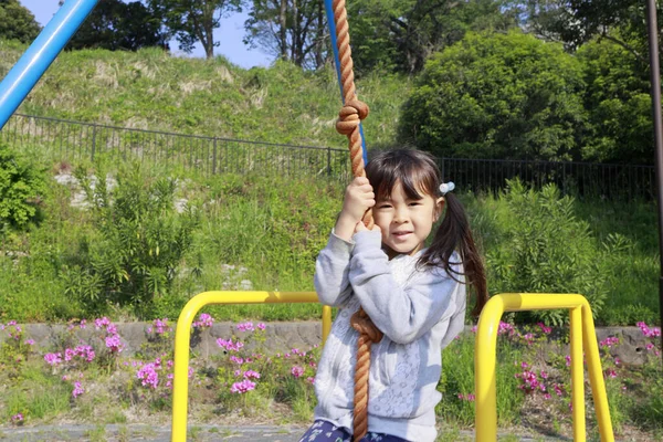 Niña Japonesa Años Jugando Con Zorro Volador —  Fotos de Stock