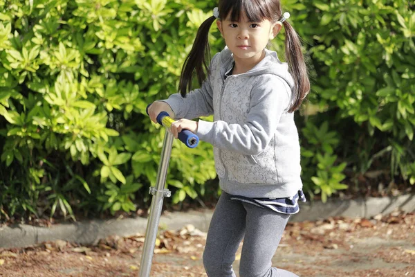 Mobilete Binen Japon Kız Yaşında — Stok fotoğraf
