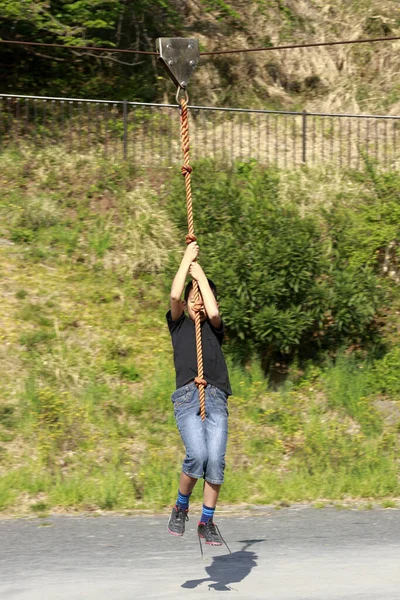 Japansk Pojke Leker Med Flygande Räv Fjärde Klass Grundskolan — Stockfoto