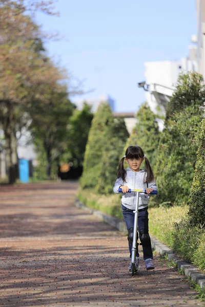 Japanisches Mädchen Auf Einem Roller Jahre Alt — Stockfoto