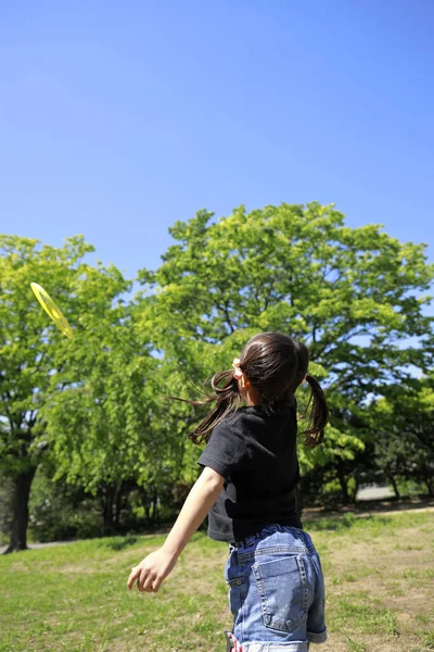 Japansk Jente Som Spiller Disc Gammel – stockfoto